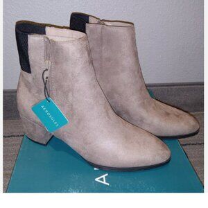 Women's AEROSOLES Samantha Ankle Boots 10 Taupe Suede Beige Zips NIB Elastic